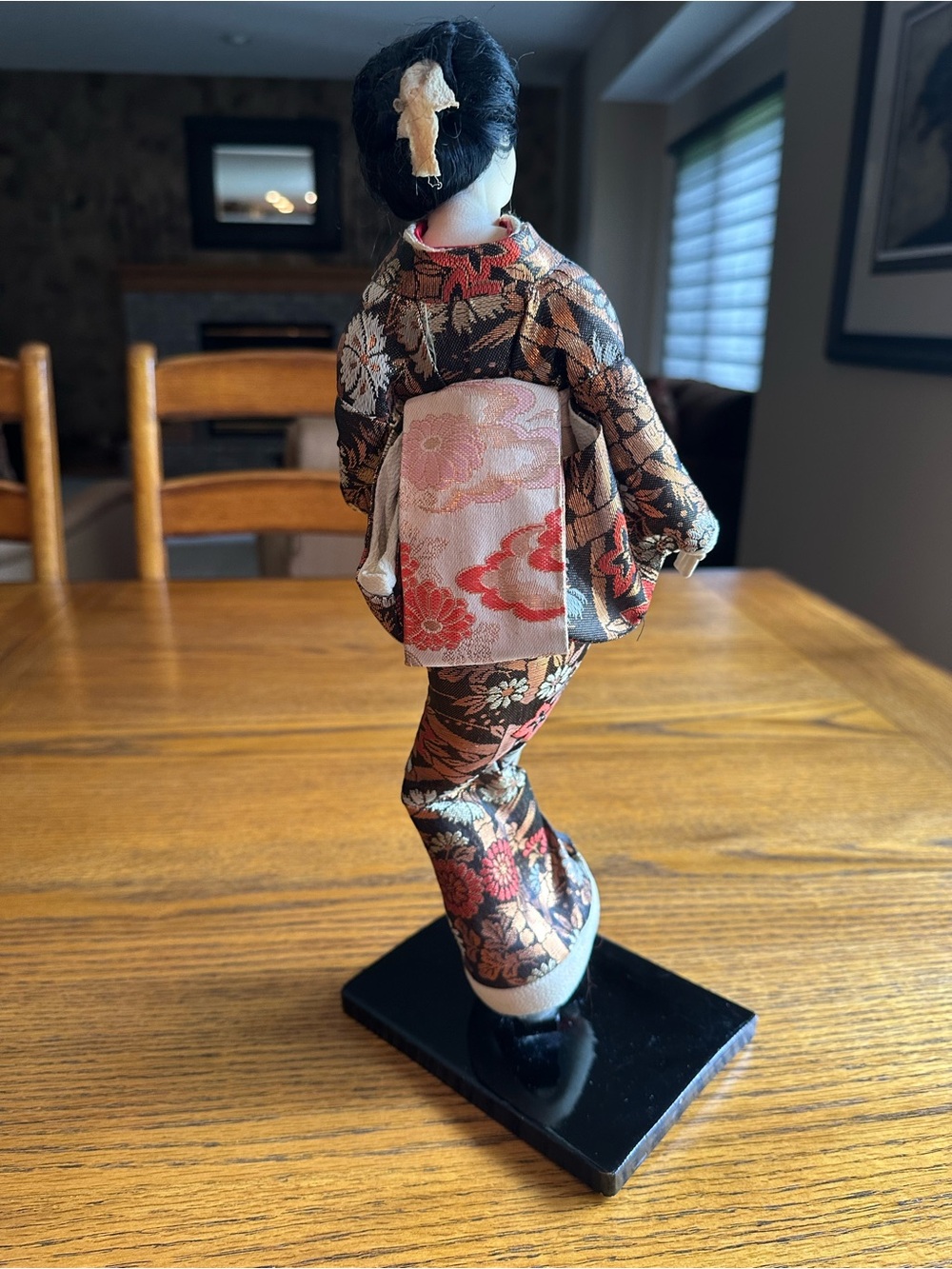 Vintage Nishi Japanese Geisha Doll in Brown Floral Kimono - Picture 6 of 10